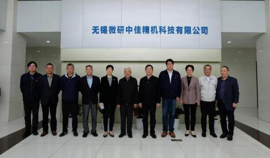 堅持創新為引領 突出敢干敢首創